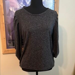Soft Kinly sweater top size L.